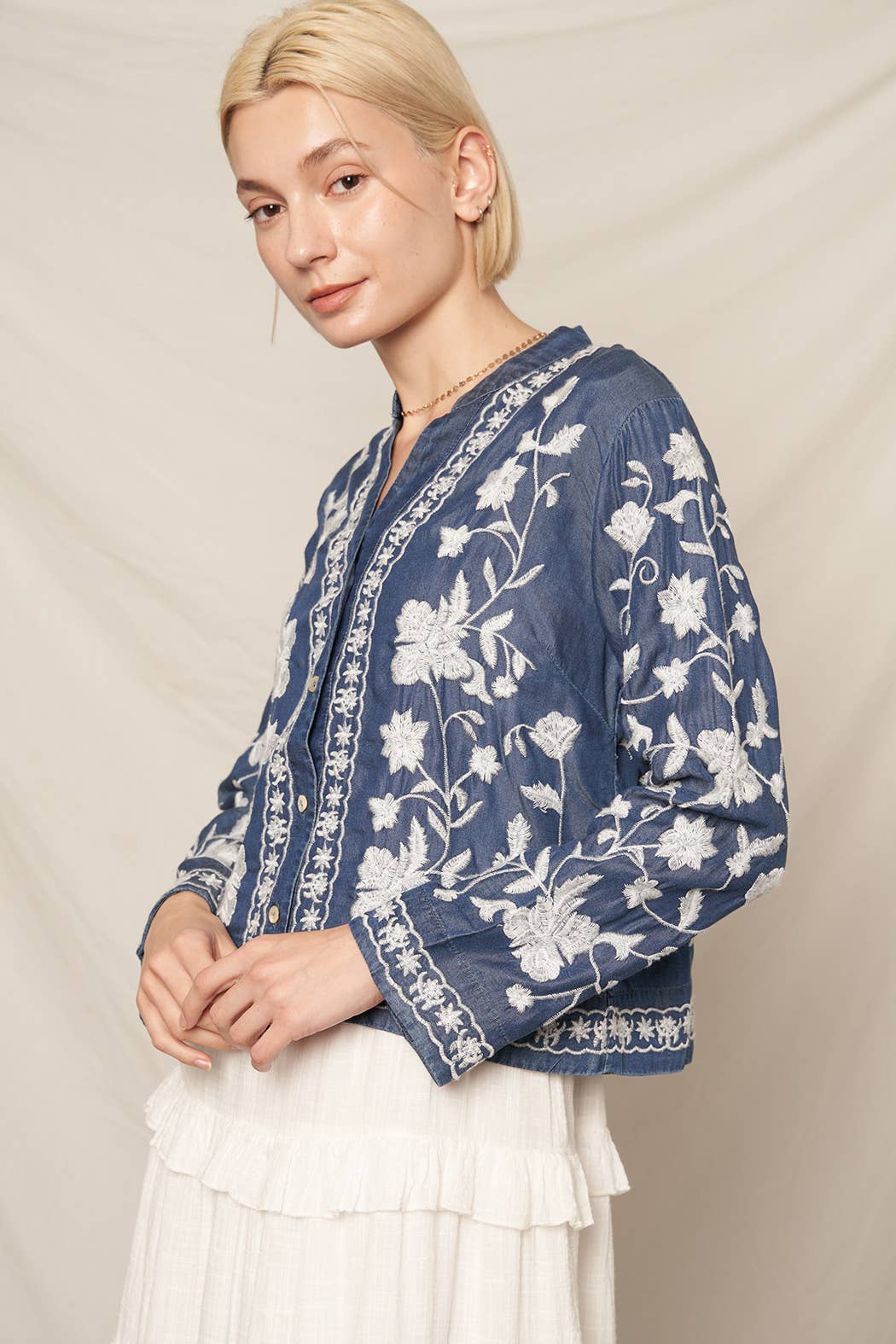 En Crème - Wholesale Blouse - Women's - Long Sleeve Embroidered Denim Button Down Top1