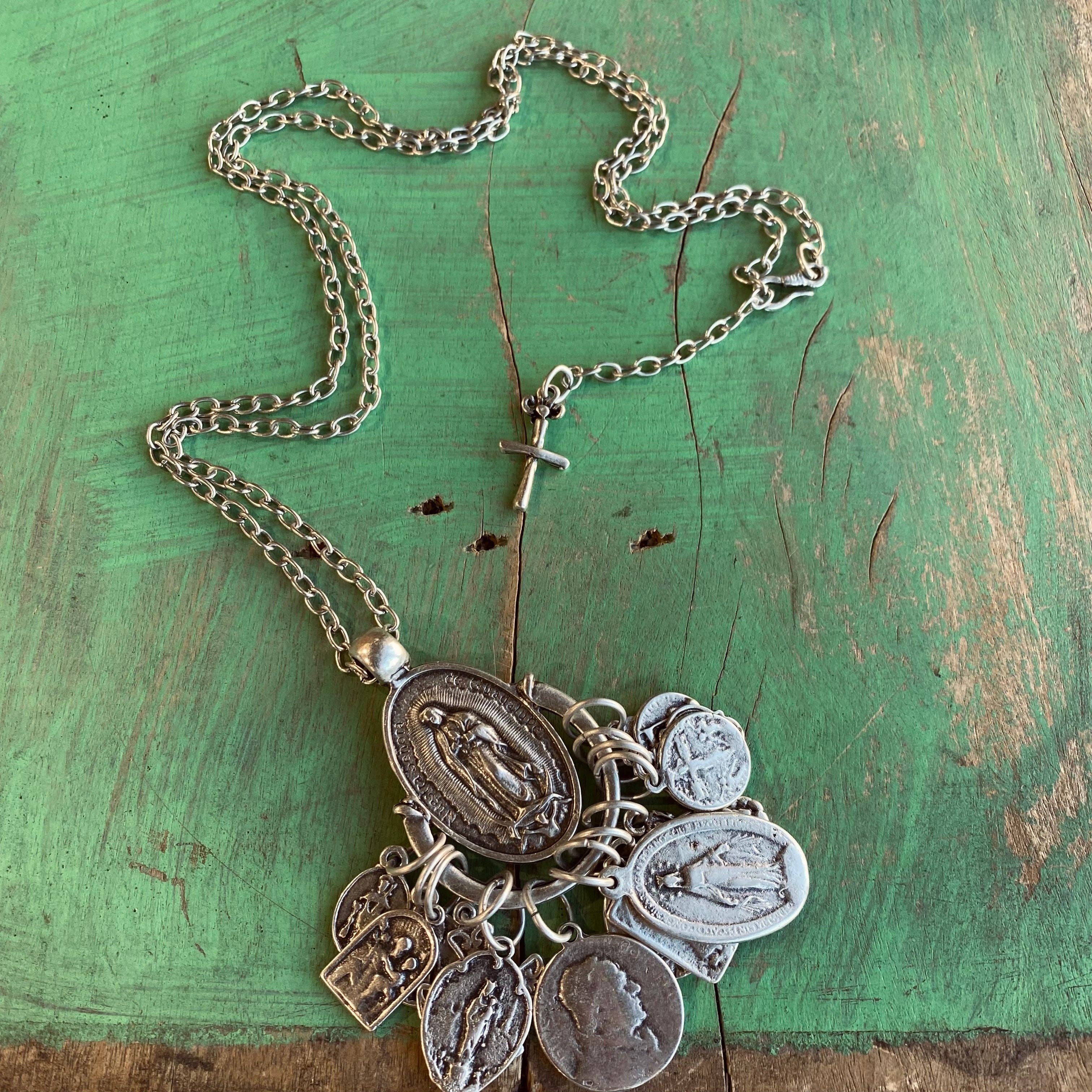 Love and Honor Jesus LLC - Wholesale Halskettinghanger - Ketting met heiligenbedels19