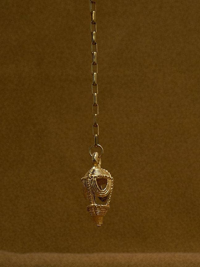 Royal chandelier earrings for wholesale by Dear Katiopae