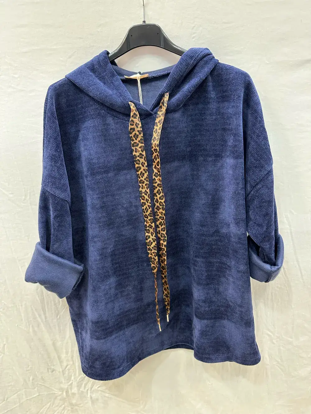 Mimi & Gogo – Großhandel Sweatshirt – Damen – Velourpullover mit Leoparden-Kordelzug13