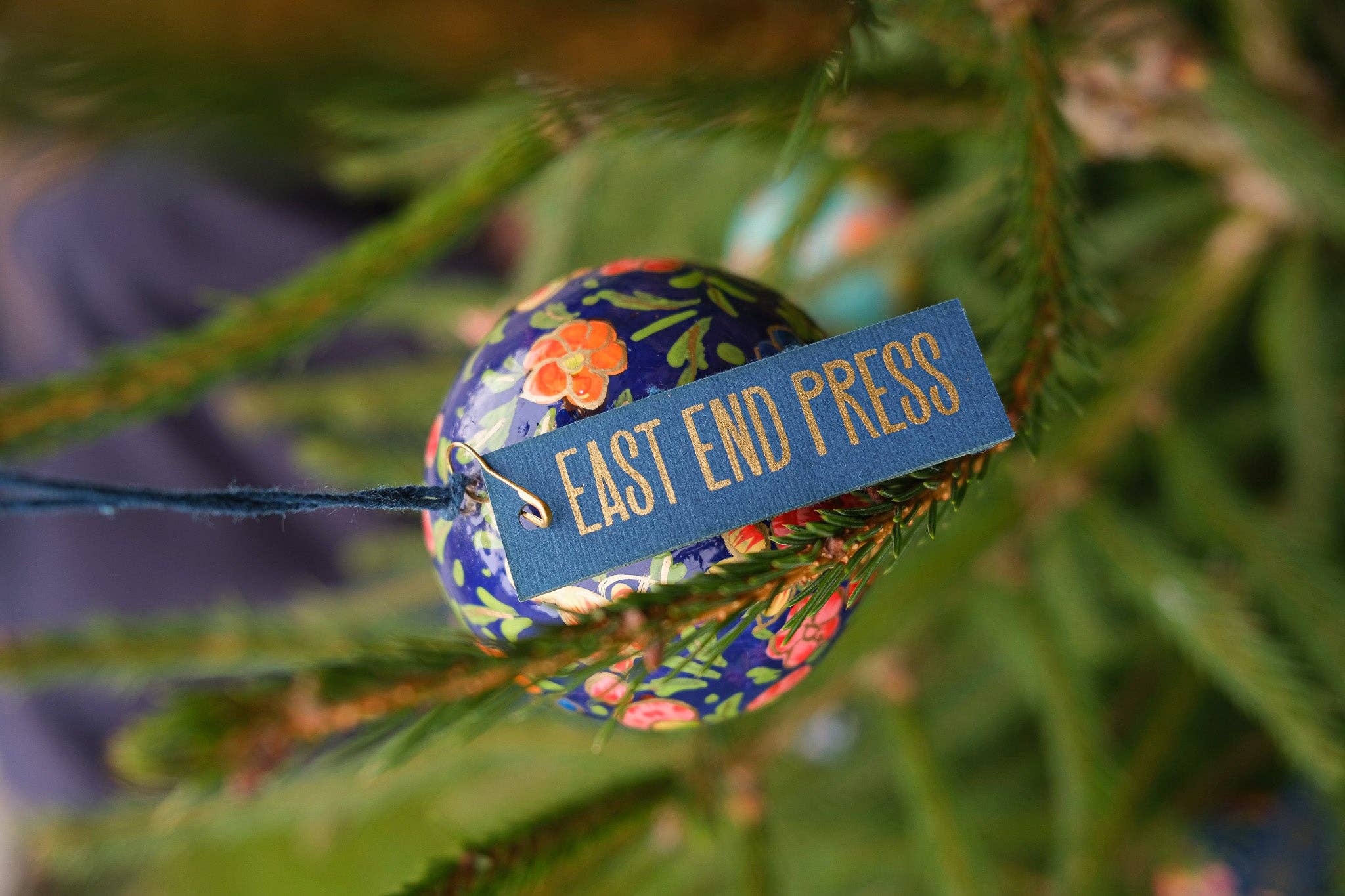 East End Press – wholesale Ornament – UK/EU: Dark Blue Blossoms Bauble4
