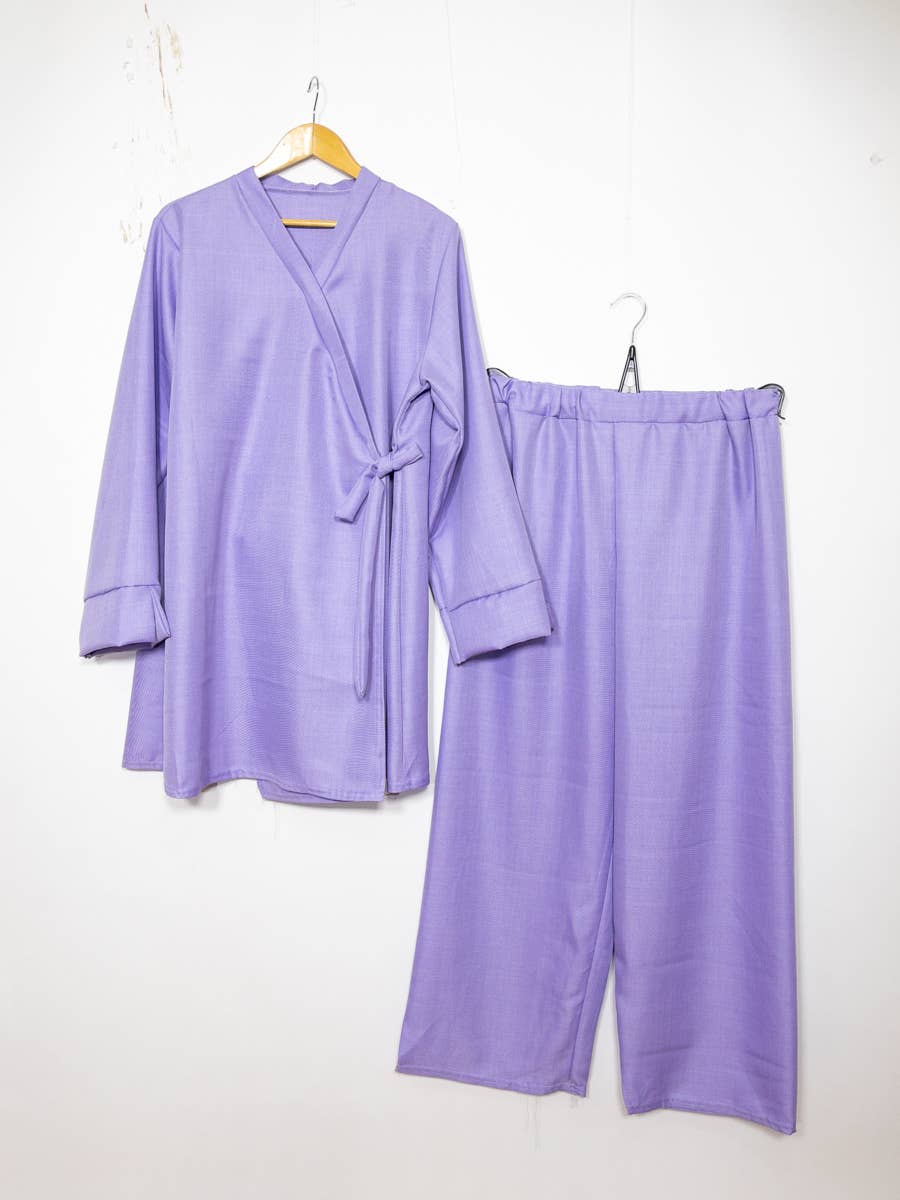 IDEAL OUTFIT – Großhandel Set aus Oberteil und Hose (NICHT Loungewear) – Damen – Abaya-Set mit überkreuztem Oberteil und seitlichen Knoten13