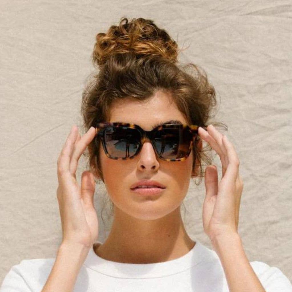 Mohala Eyewear - Vendita all'ingrosso Occhiali da sole - Donna - Occhiali da sole quadrati polarizzati Hana15