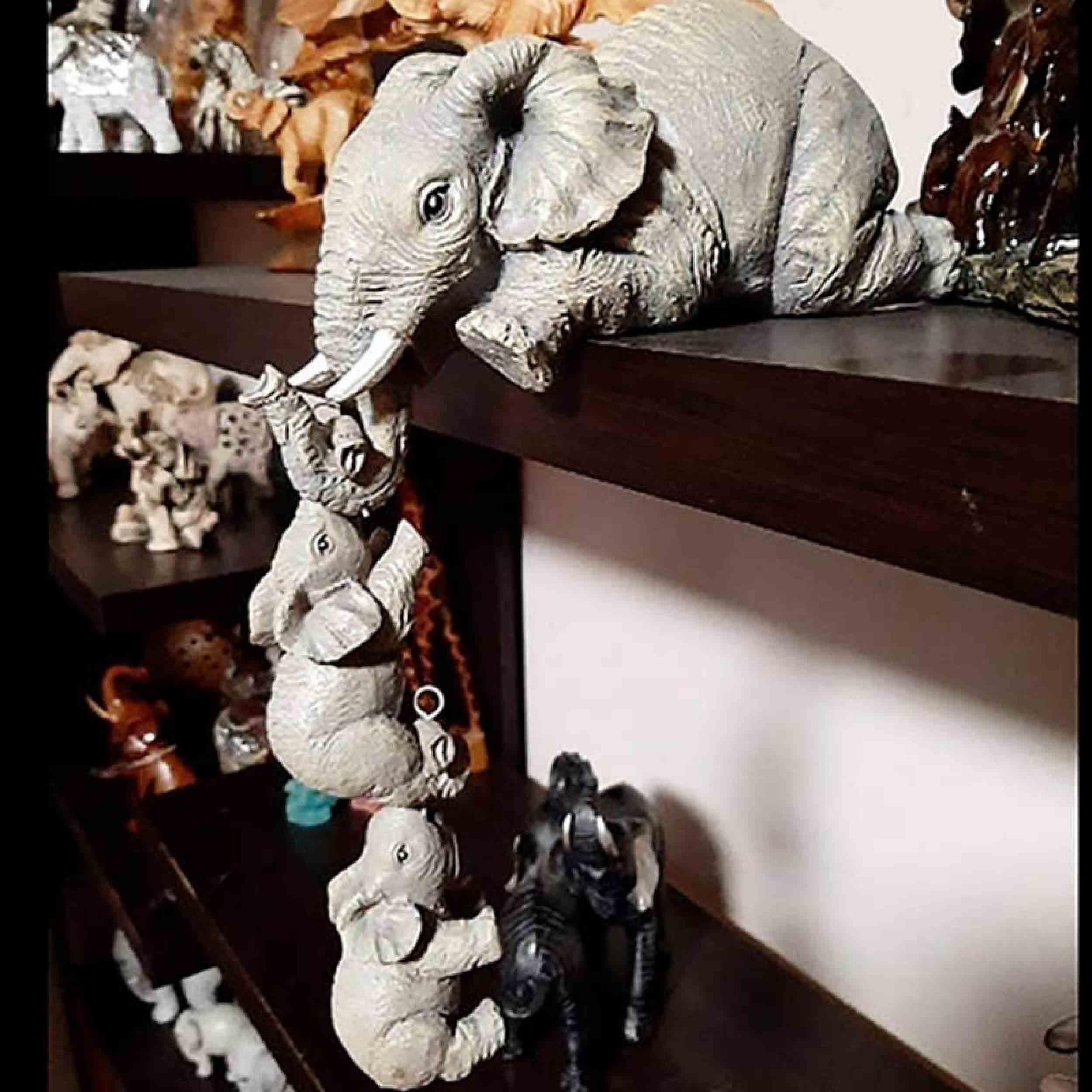 La Bella Monte - Wholesale Decorative Figurine - Elephant Holding Baby Sets For Gift HomeHoliday Décor5
