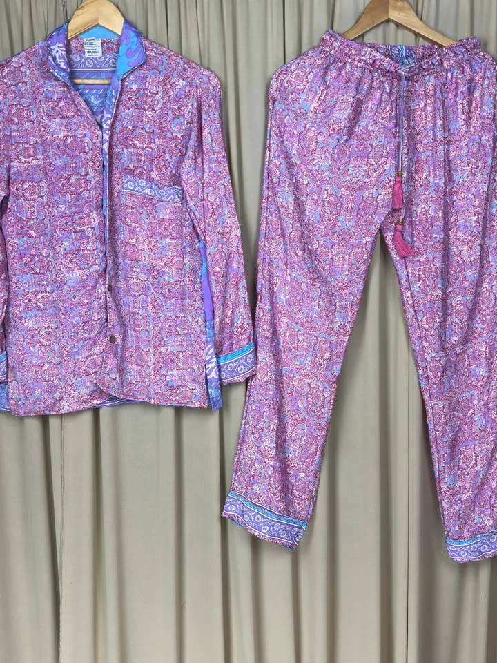 Conjunto de Pijama de Seda Reciclada, Conjunto de Pijama de Loungewear Sedoso, Talla S / M para venta al por mayor de The Eastern Loom