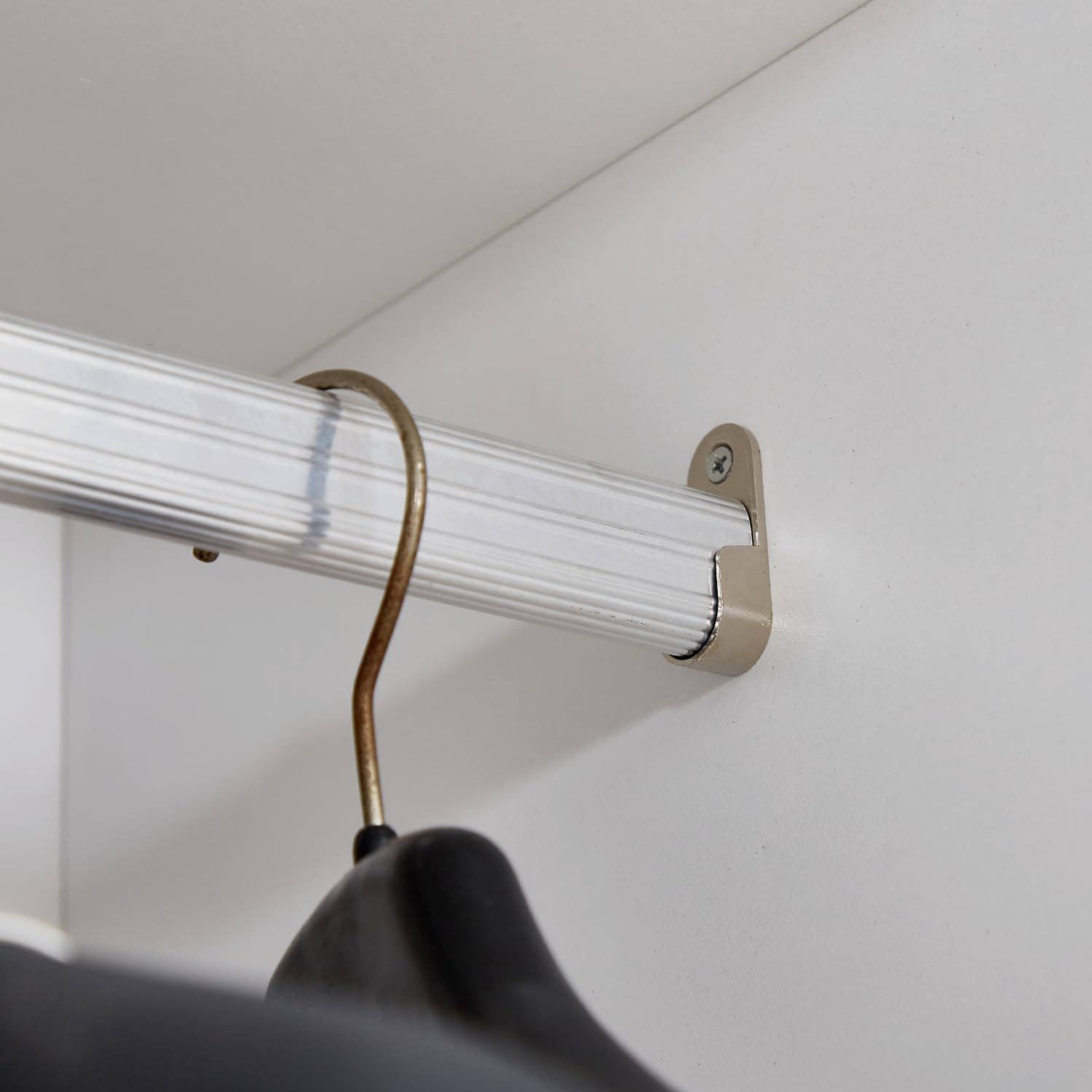 Livelylodge - Wholesale Bedroom Furniture - Wood 3 Door Armoire Wardrobe with Mirror White7