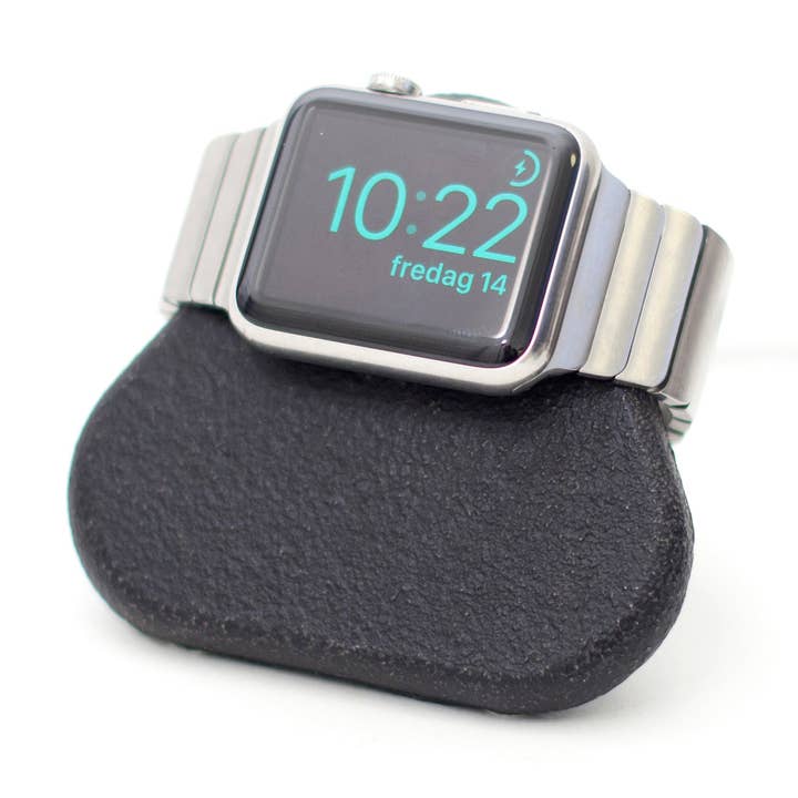 Tetra™ Apple Watch Nightstand Nero, Ghisa Solida per la vendita all'ingrosso da parte di Bosign