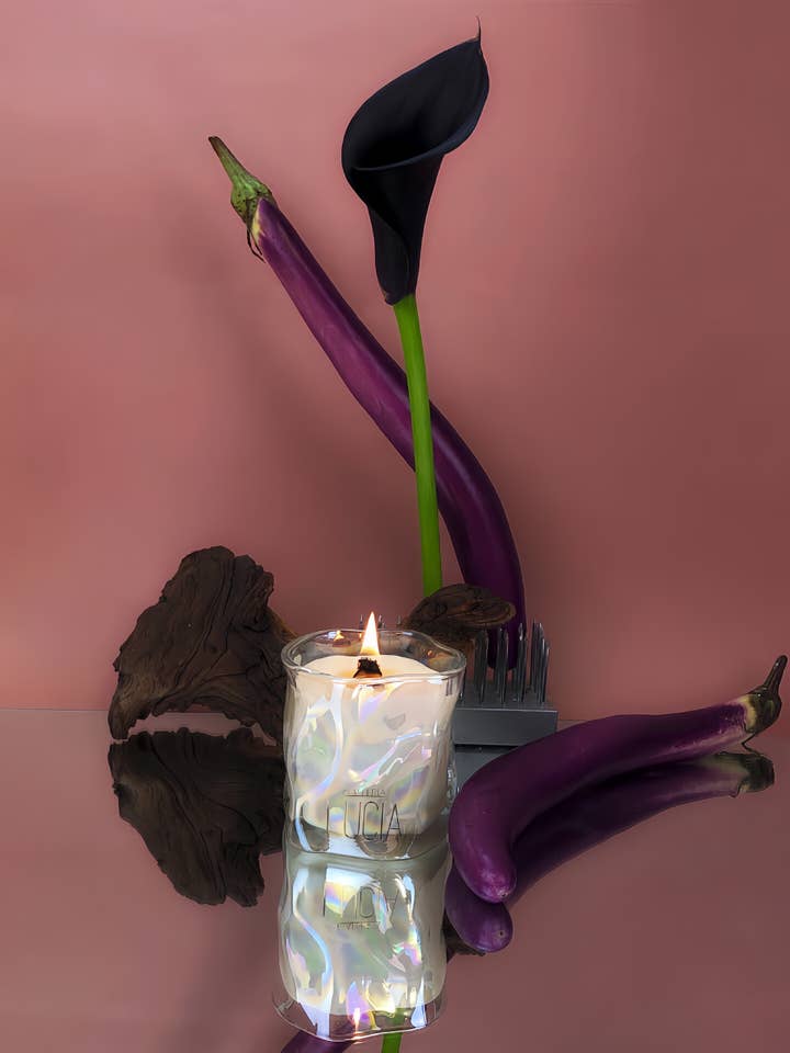 Leveche candle - Pink Pepper and Leather for wholesale by Galleria Lucia