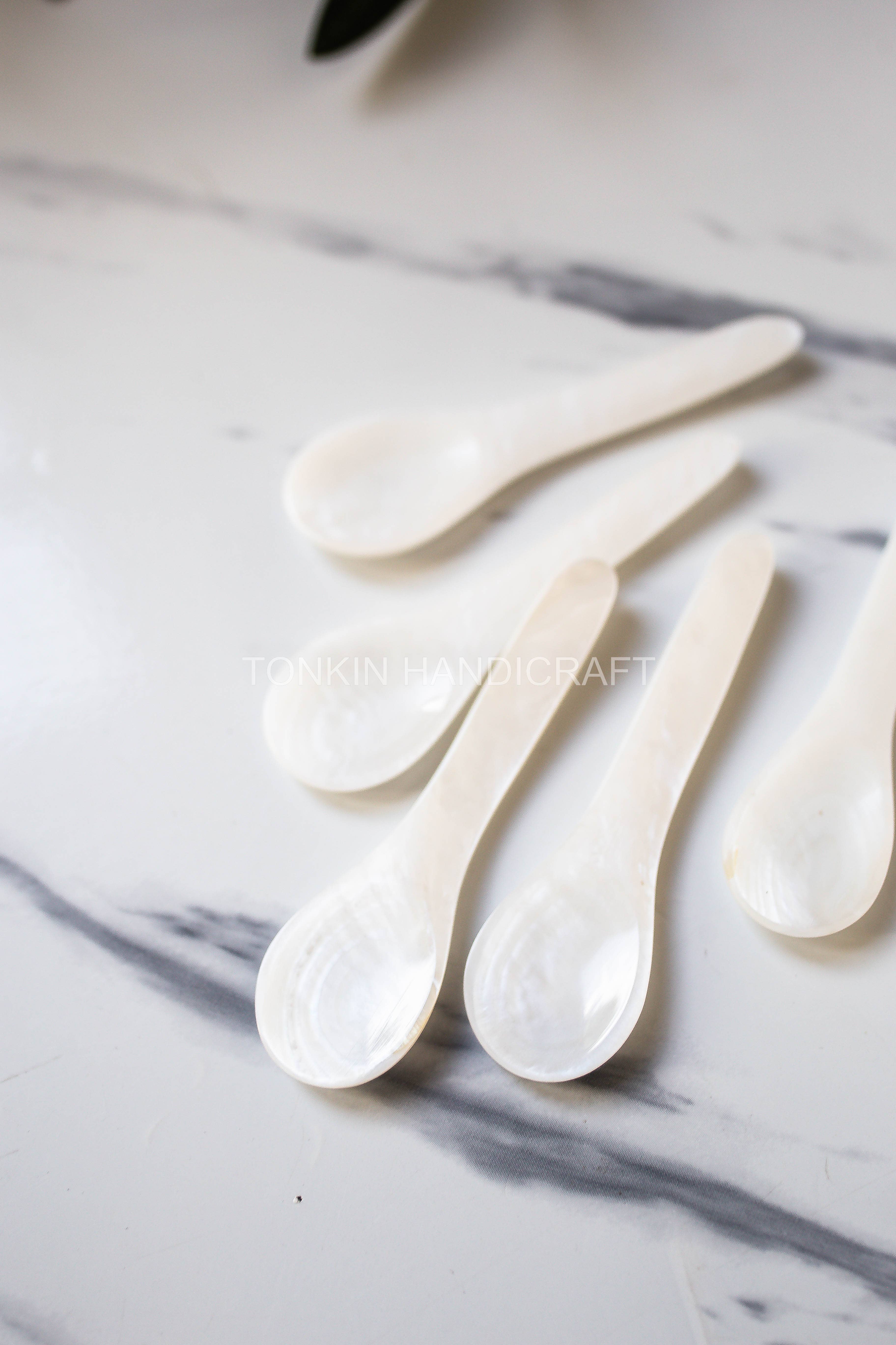 Tonkin Handicraft – Colher de mesa (talheres) por atacado – Colher Mun de Concha para Caviar7