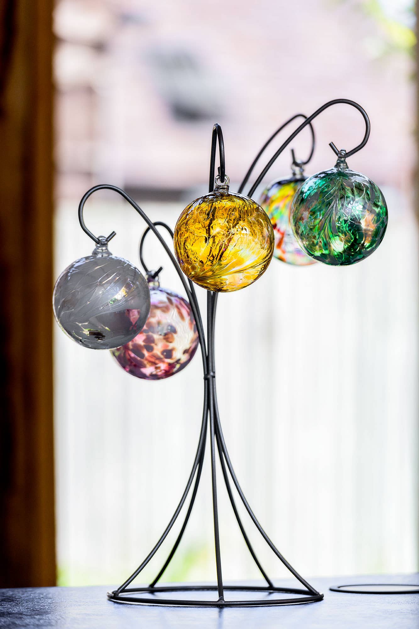 Sienna Glass - Wholesale Ornament - 10cm Friendship Ball - Feather Design - Flamingo1