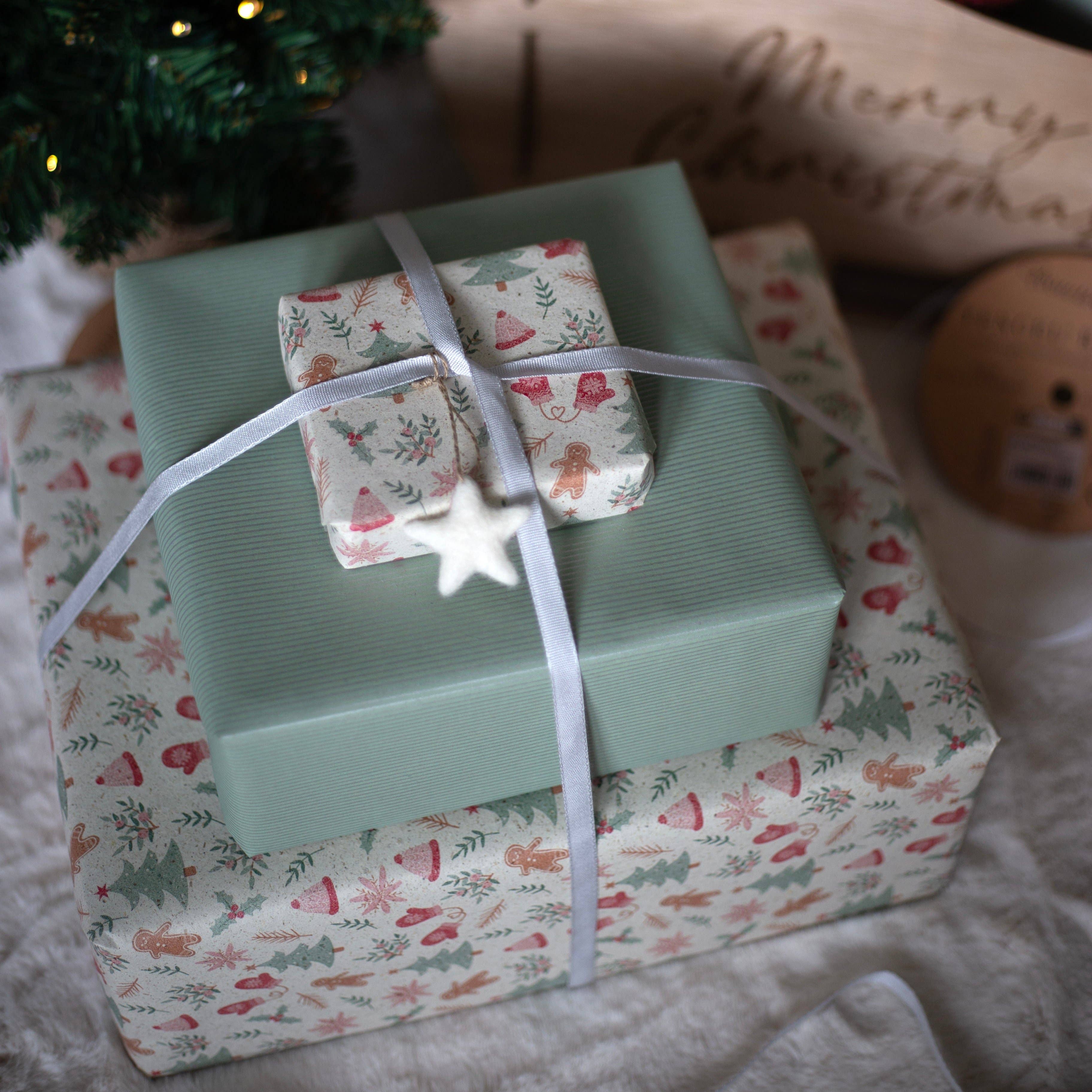 Cascayde - Wholesale Wrapping Paper Roll - 5m roll of Gingerbread Christmas Wrapping Paper Festive2