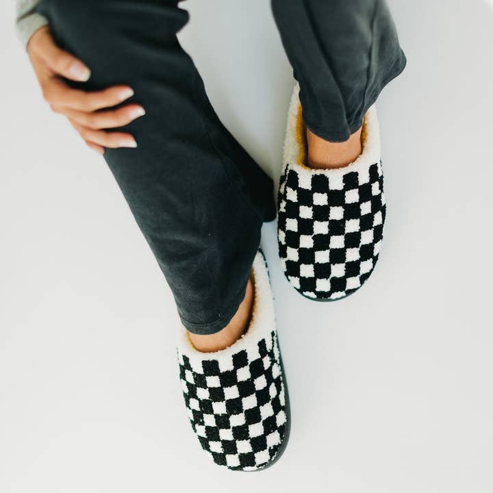 Pretty Simple - Wholesale Slippers - Unisex - CURE x Beyond Type 1 Checkered Slippers4