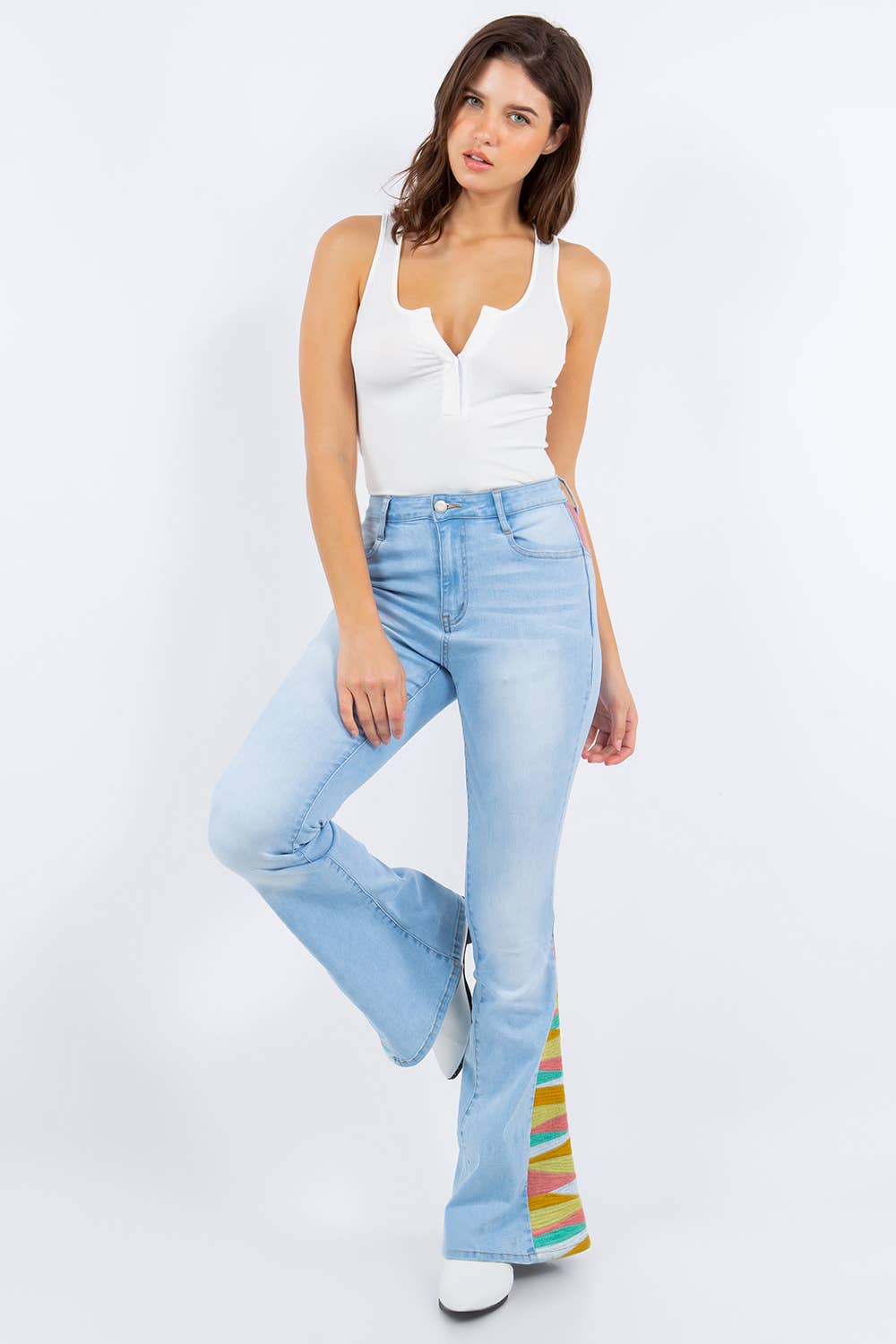 WISTERIA LANE - Wholesale Jeans - Women's - SUNRISE EMBROIDERY BOOTCUT BELLBOTTOM JEANS - 23453