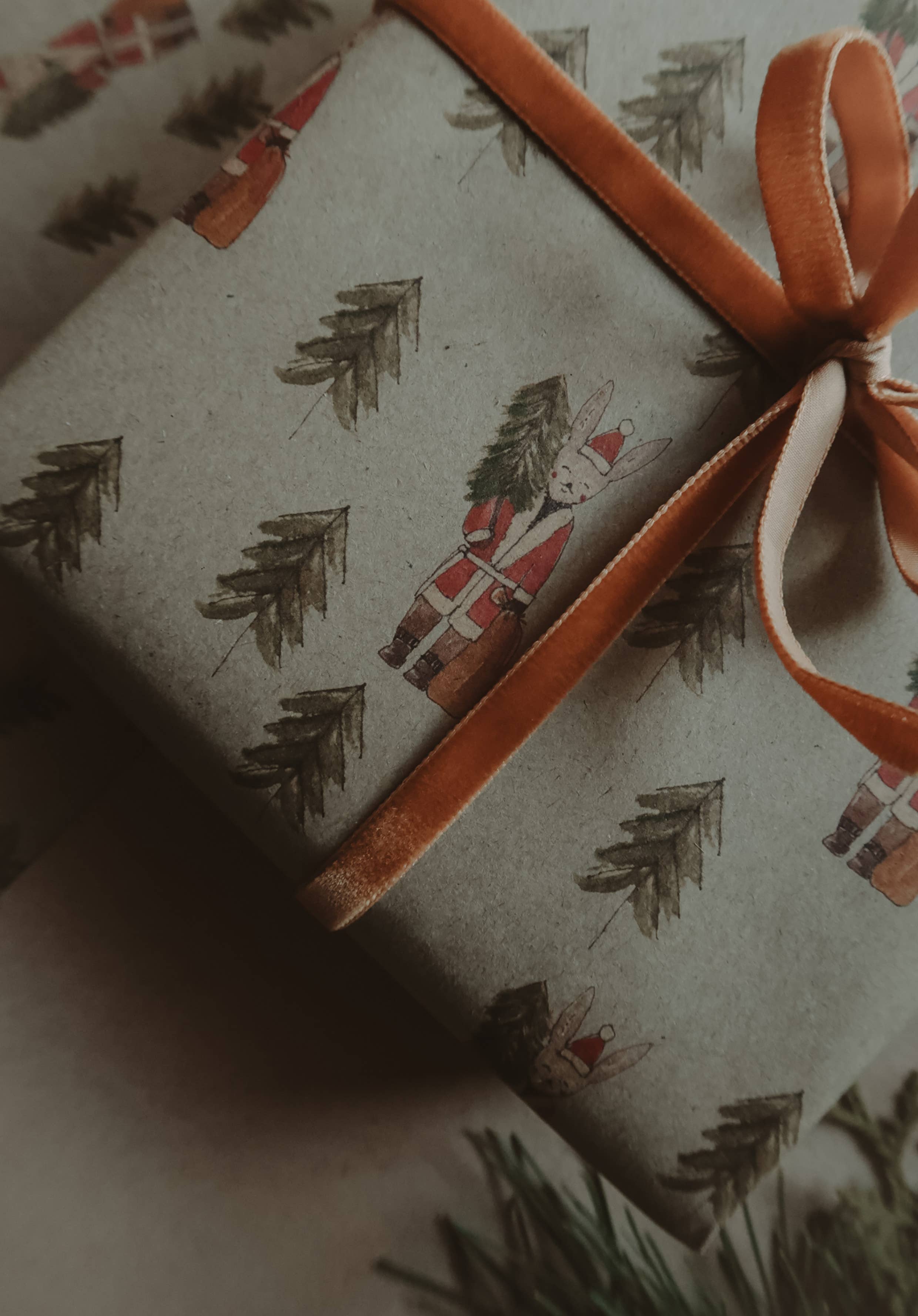 MyDesignPictures – Engroshandel Gavepapir – Gavepapir med kanin og træ på kraftpapir2