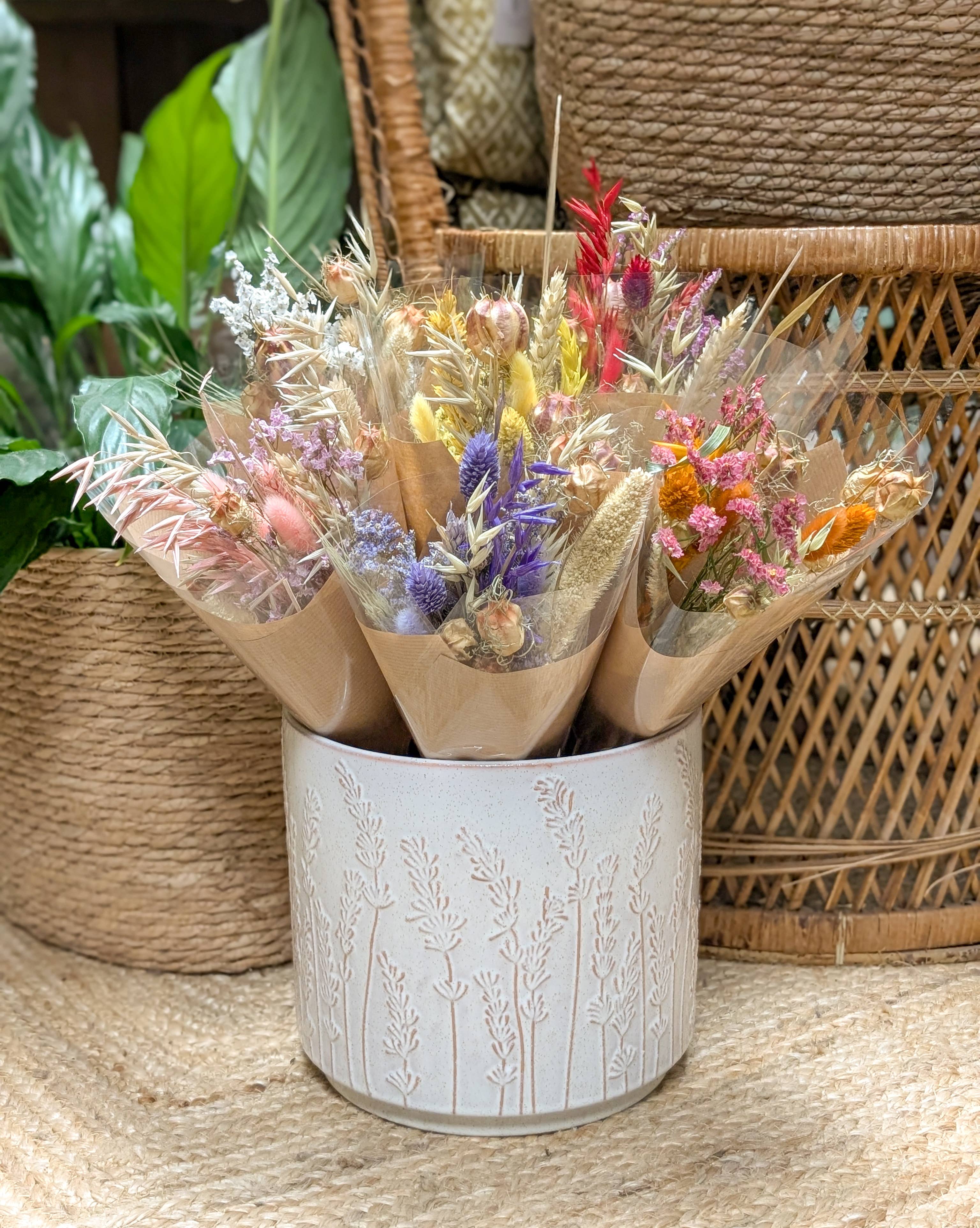 Banksia Botanicals – wholesale Dried/pressed flowers – Mini Dried Posies1