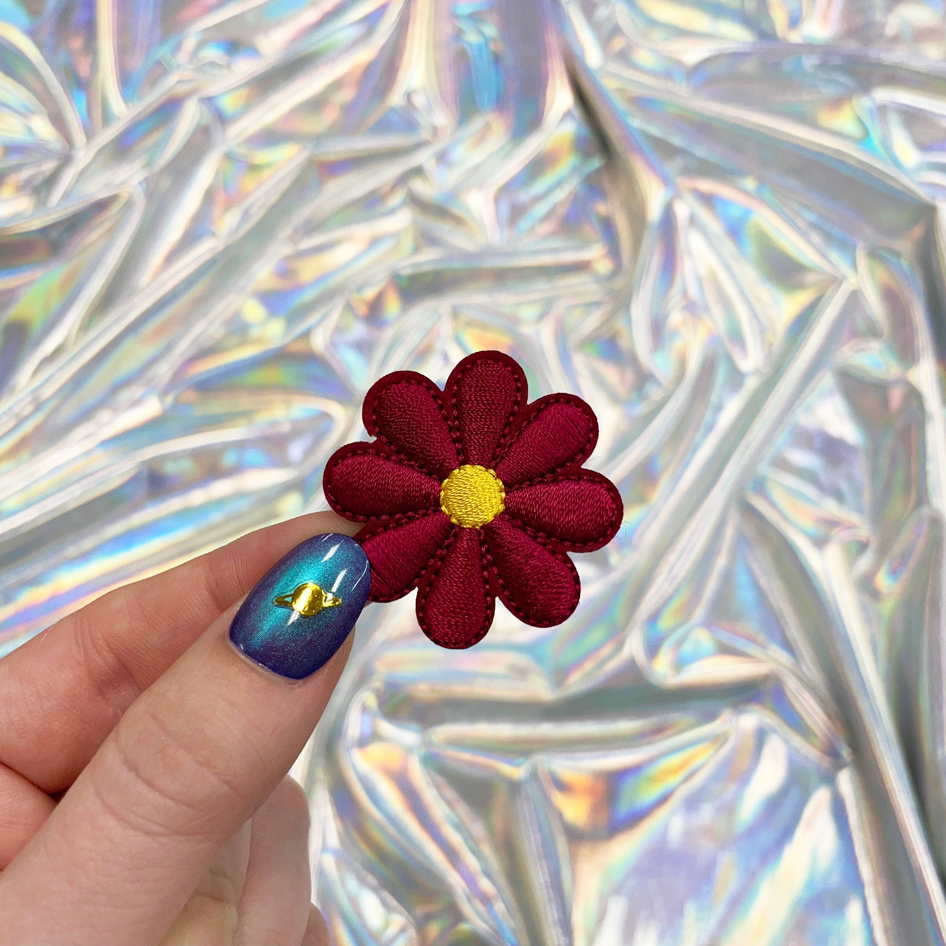 The Crafty Engineer - Vendita all'ingrosso Toppe - Piccole toppe termoadesive ricamate a forma di margherita10