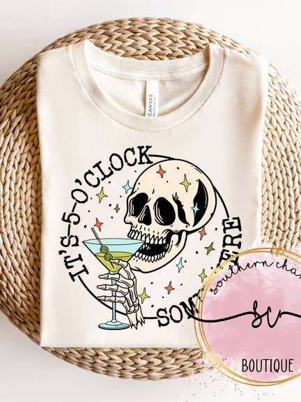 É 5 horas em algum lugar o Tee por atacado de Southern Charm Boutique