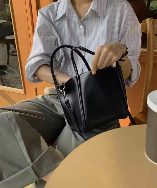 Pretty Persuasions - Wholesale Tote Bag - Women's - P25014 Small Tote/Crossbody Bag w/Cosmetic Pouch3