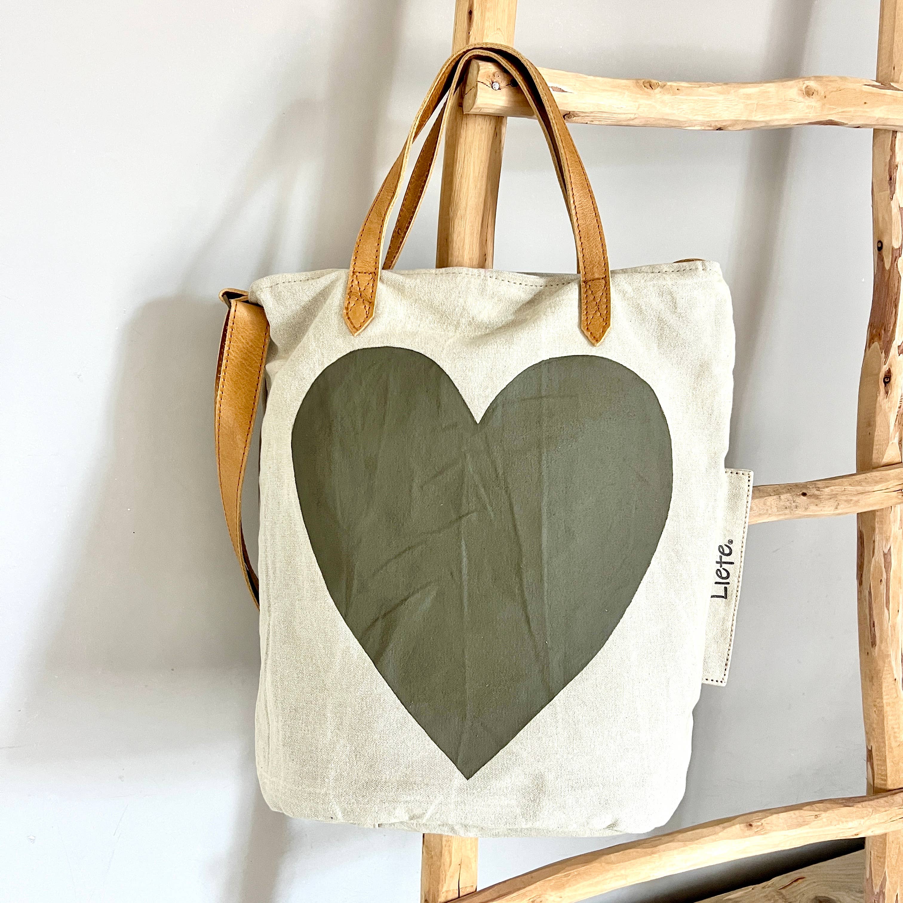 Liefe NL – wholesale Axelväska - Dam – BucketBag hjärta mörk oliv (vintage ljus canvas) NY5