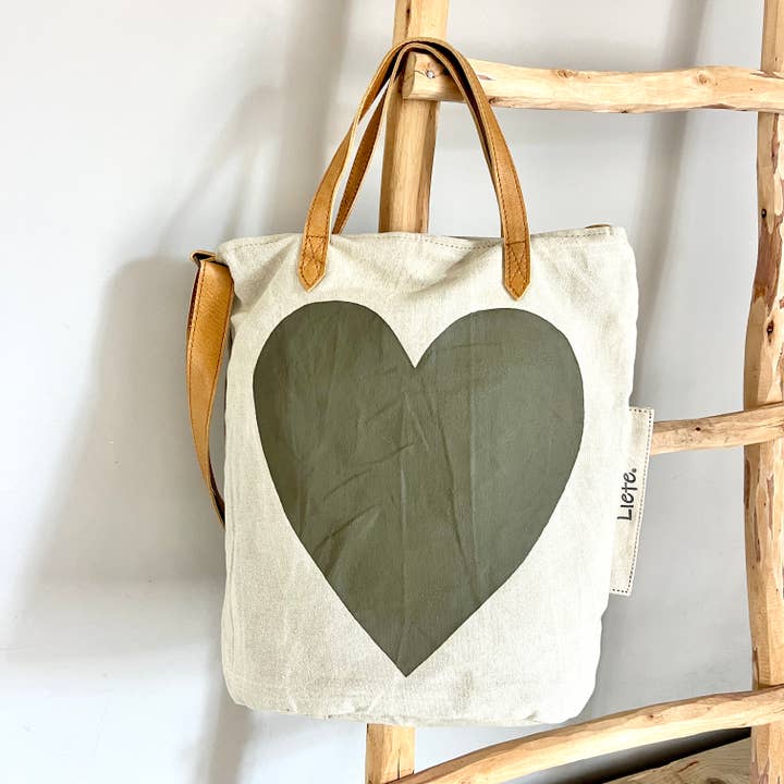 Liefe NL – wholesale Axelväska - Dam – BucketBag hjärta mörk oliv (vintage ljus canvas) NY5
