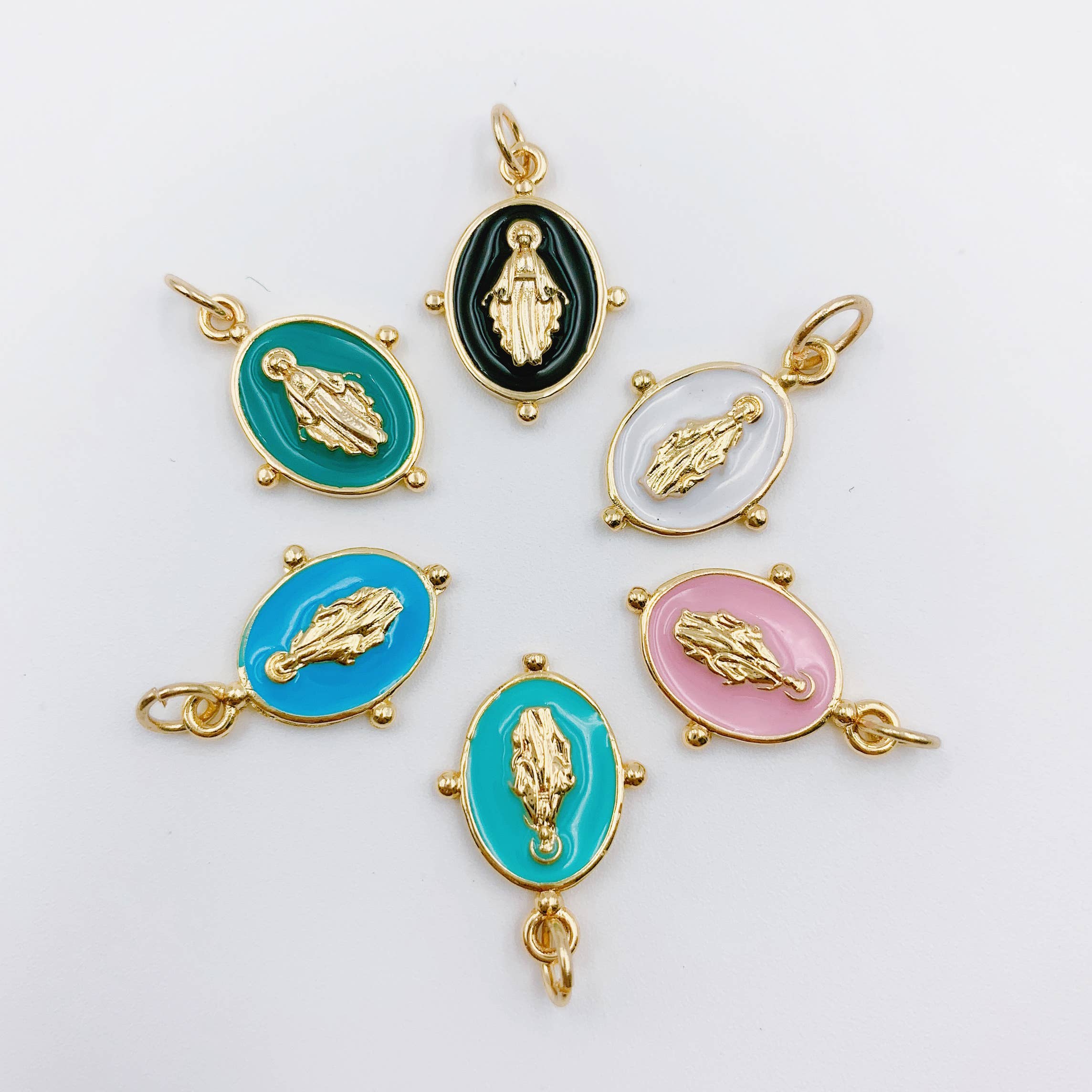 Beads Creation – Großhandel Individueller Charm/Anhänger – Vergoldeter Emaille-Anhänger mit Jungfrau Maria Motiv9