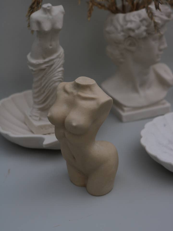 Stone Damen Torso für den Großhandel von Mae Fleur