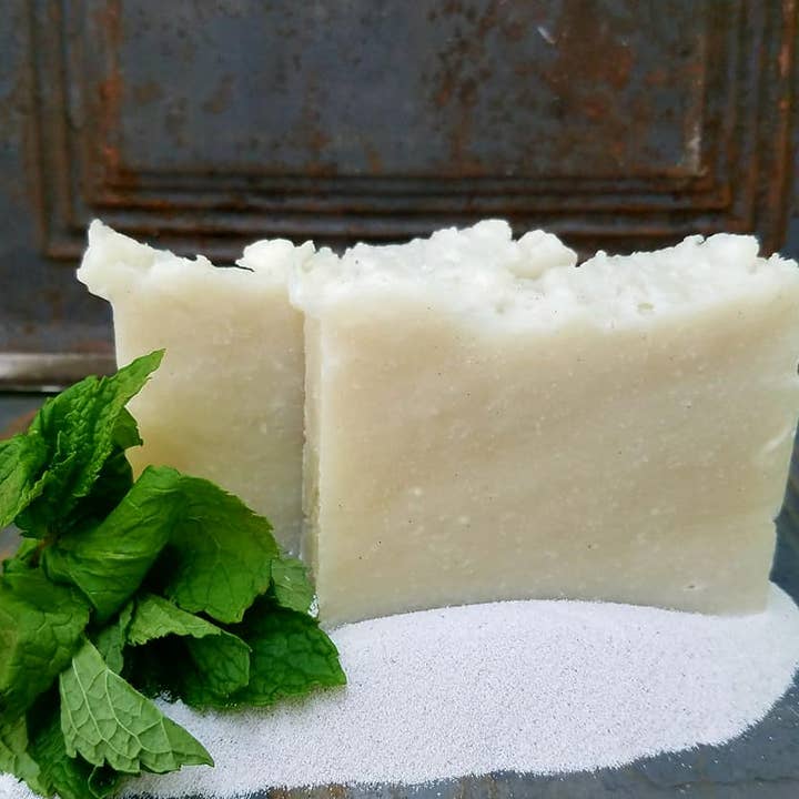 Savon naturel à l'arbre à thé et à la menthe poivrée pour la vente par Natures Bath & Body