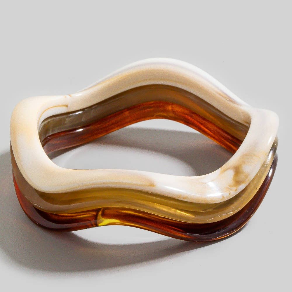 The Looks by Fame Accessories – Großhandel Perlenarmband – 3-teiliges Wellenharz-Armband-Set5