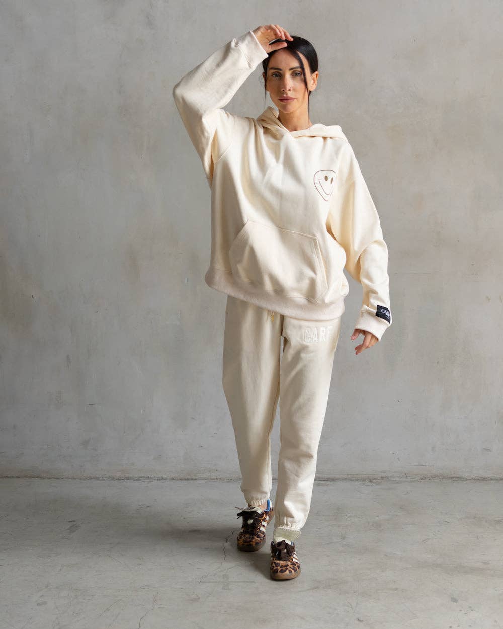 Care Tucker - Vente Sweat à capuche – femme - Chandail à capuchon Hendrix 100 Things Happy Ivory2