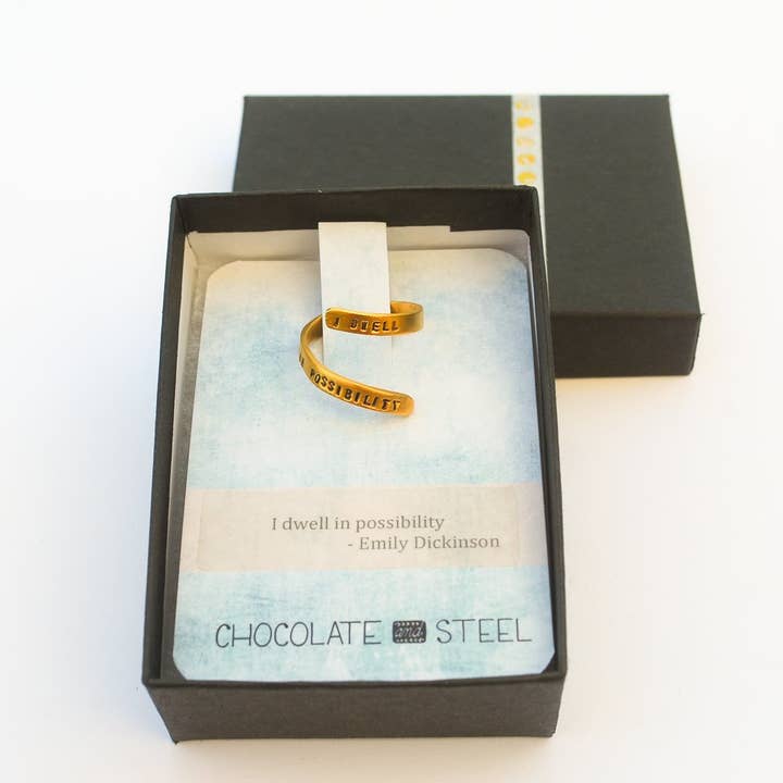 Chocolate and Steel – Großhandel Band/Stapelring – Ich wohne in der Möglichkeit -Emily Dickinson Wickelring10