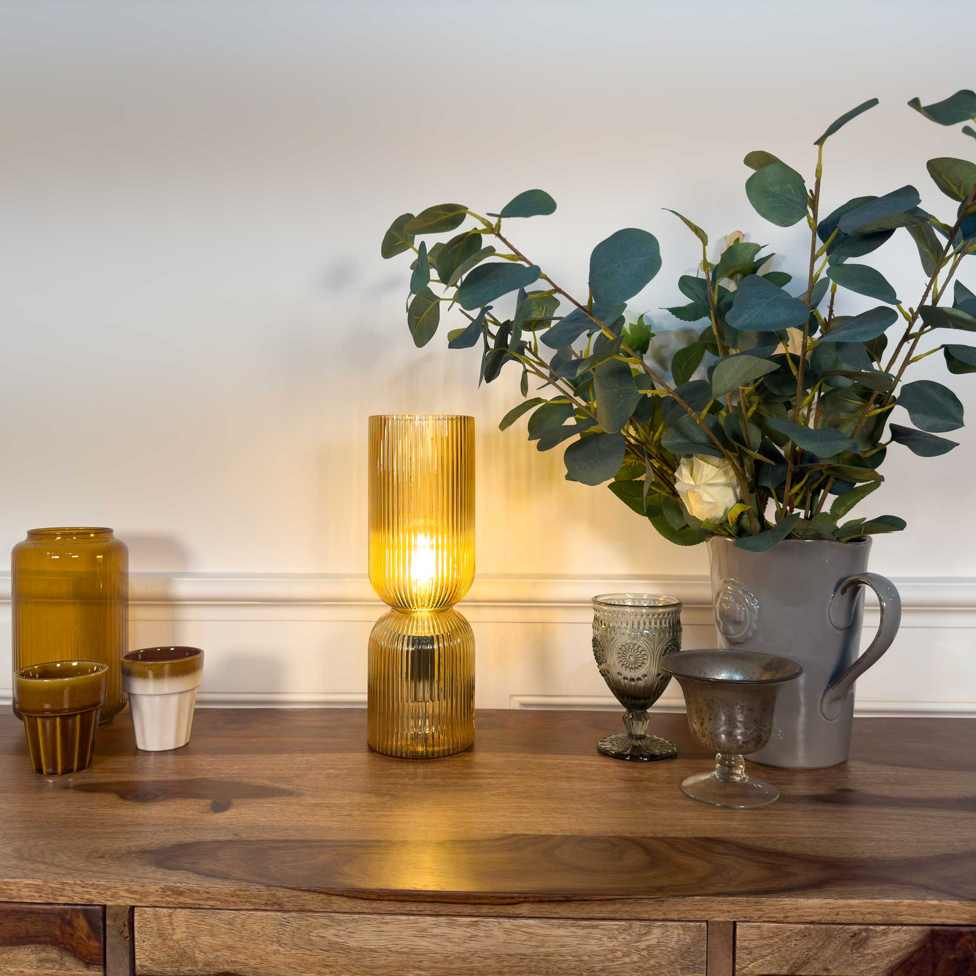 C-Création – Großhandel Stehlampen – Charmy farbige Tischlampe aus geriffeltem Glas13