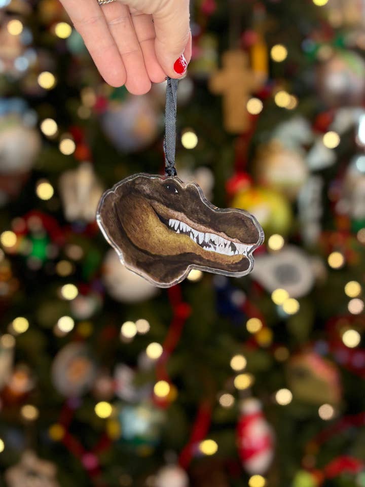 Ornement de Noël Ol' Gator pour la vente par Casey Andrews Art