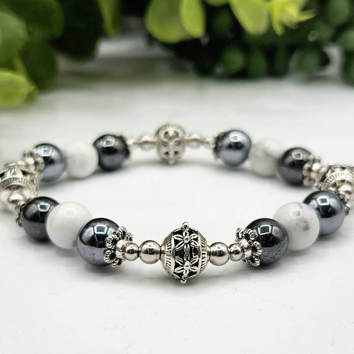 Meraki Gemstones - Wholesale Beaded Bracelet - PAIN RELIEF - White Howlite/Hematite/Terahertz Bracelet 7.5"2