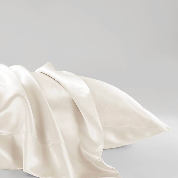 Olliix - Wholesale Sheet Set - Luxury Satin 6-Piece Sheet Set, Ivory10