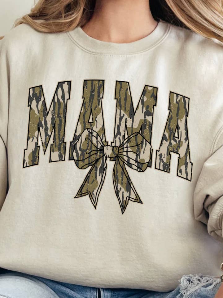 Coquette Camo Mama- Cremefarbenes Sweatshirt für den Großhandel von THE LATTIMORE CLAIM