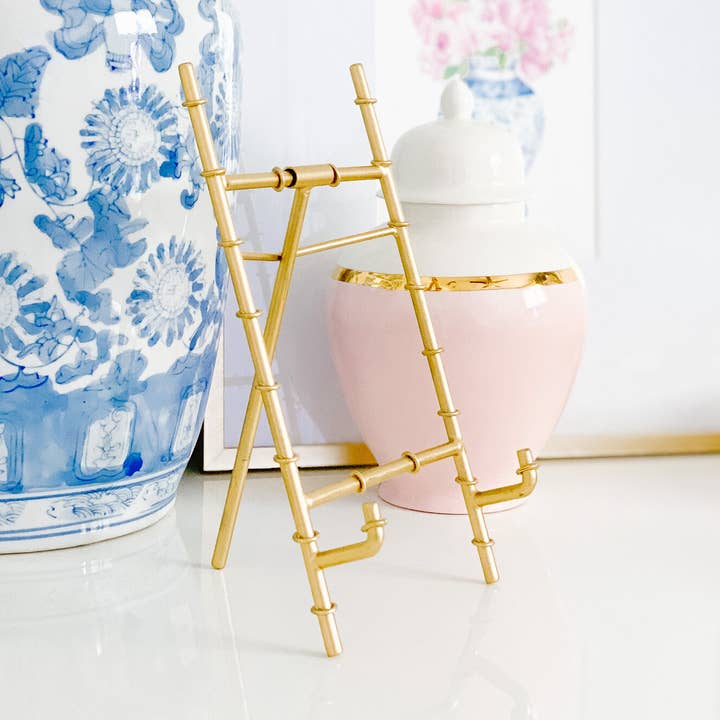 Chevalet de table doré pour la vente par Simply Jessica Marie