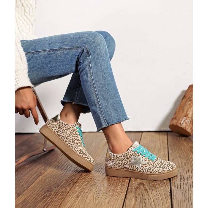 SAPATILHAS CASUAIS CAMURÇA E SOLA DE BORRACHA e outras tendências em Compre sapatilhas jau B2B. Devoluções gratuitas e condições de pagamento a 60 dias na Faire na Faire.