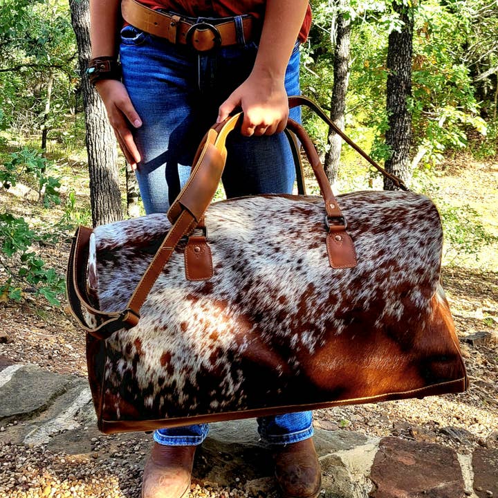 Ranch Junkie - Wholesale Weekender Bag - Unisex - Genuine Cowhide Duffel Bag The Highlands Saddle Large Cowhide Duffel10