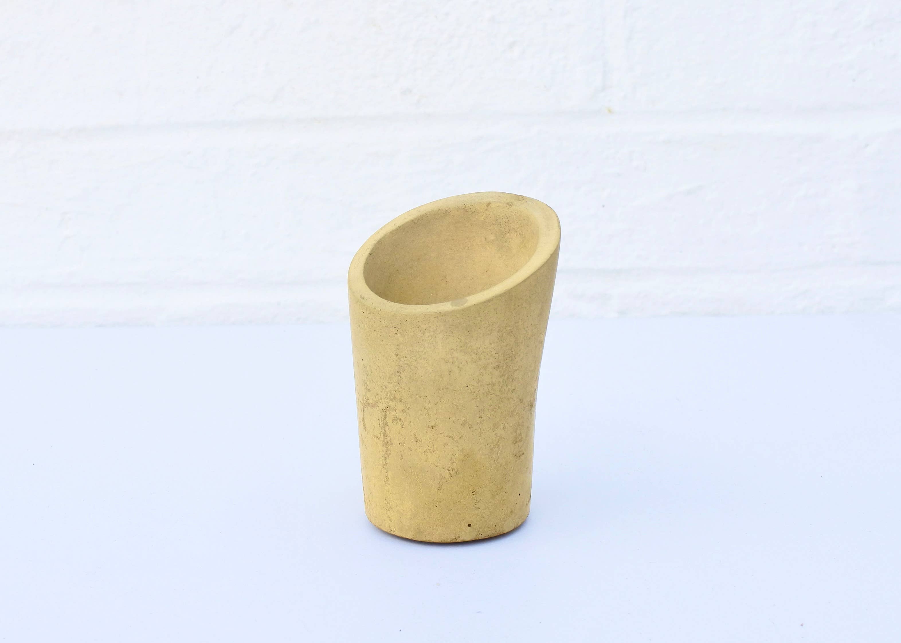 FERN Studio - Wholesale Plantenpot - Duurzaam Concrete Mini Vessel 1 - cilinder. Handgemaakt3
