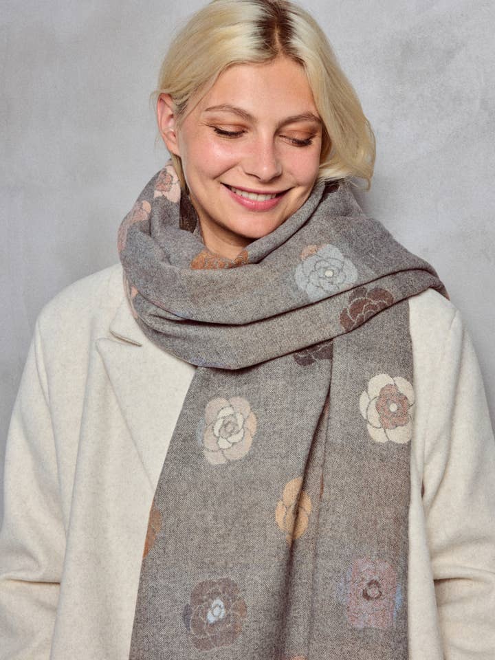 Wool scarf with floral pattern FL204DF for wholesale by BYREN | ÉLINE L'ATELIER