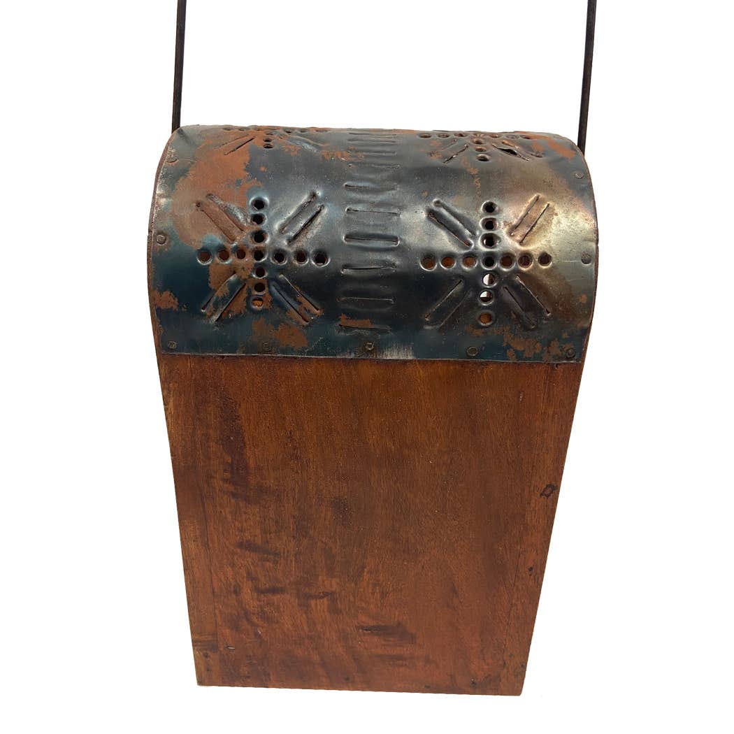 Madison Bay Co. - Historical Home Decor Reproductions - Wholesale Lantaarn - Rustieke koloniale lantaarn met geperforeerd tinnen bovenkant, 10"4