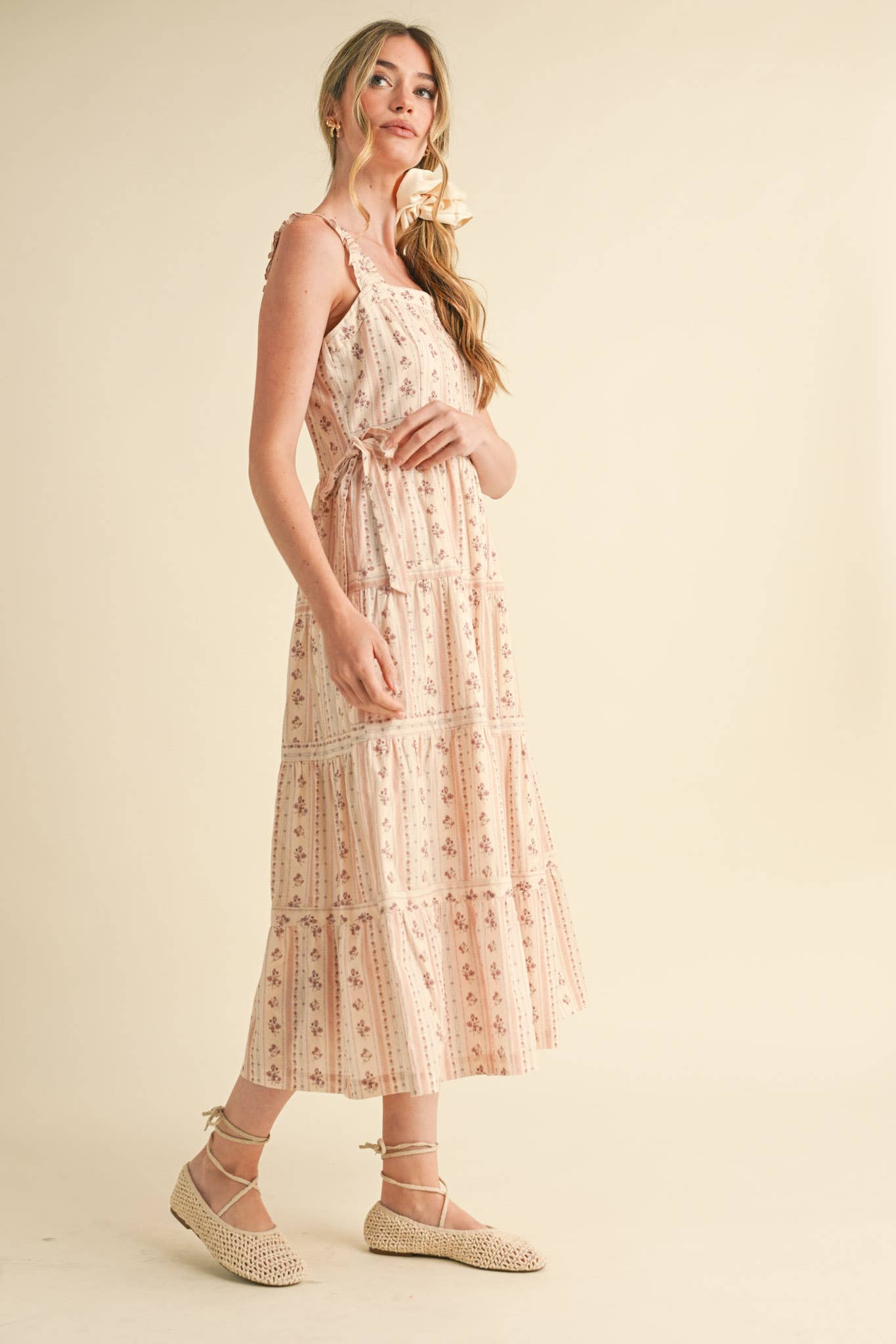 &MERCI - Wholesale Dress - Women's - RUFFLED STRAP FLORAL MIDI DRESS WITH SIDE TYING BOWS MDR358641