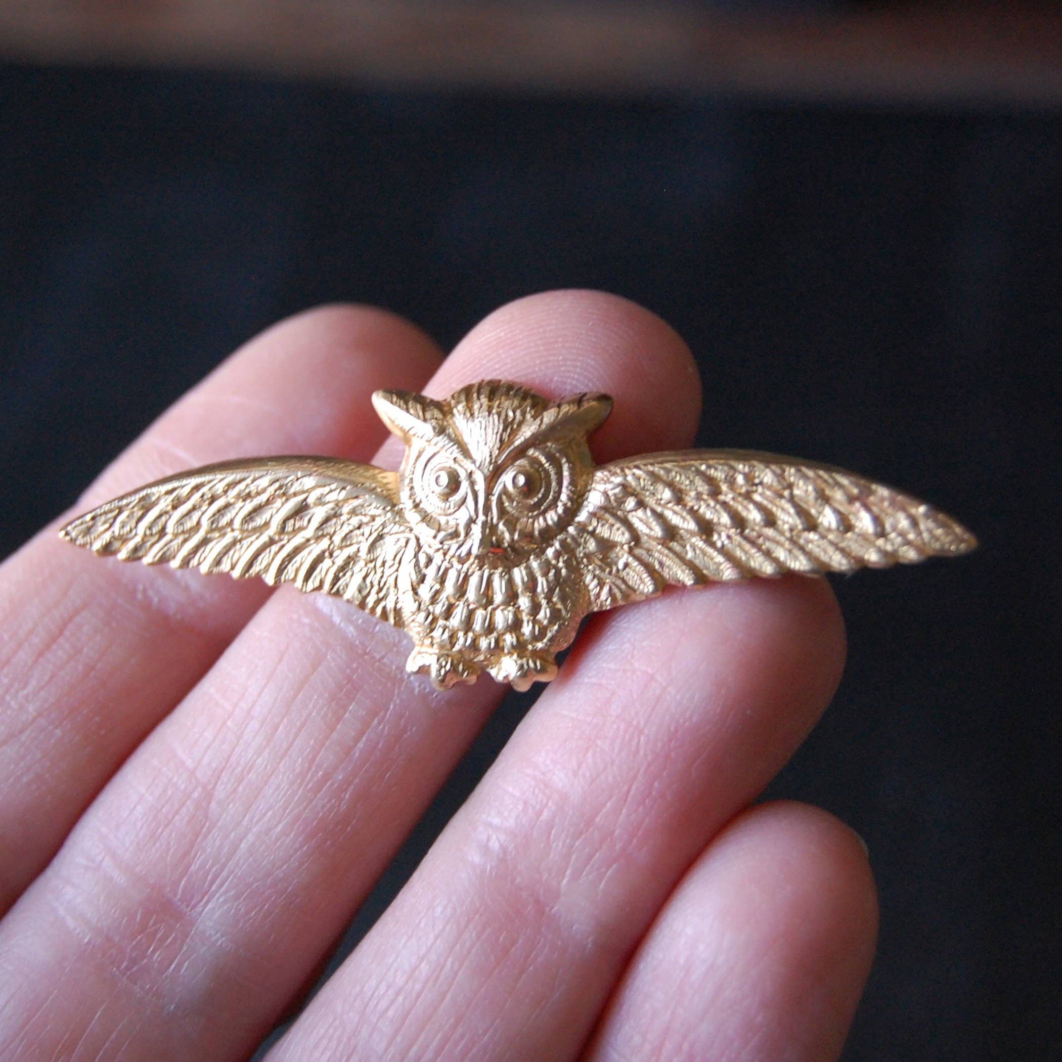 Metal Cloth & Wood - Wholesale Brooch - Golden Horned Owl Brooch Pin in Bright & Antiqued Finishes2