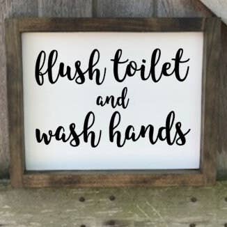 Panneau en bois Flush Toilet, panneau de salle de bain pour la vente par Gray Barn Creations