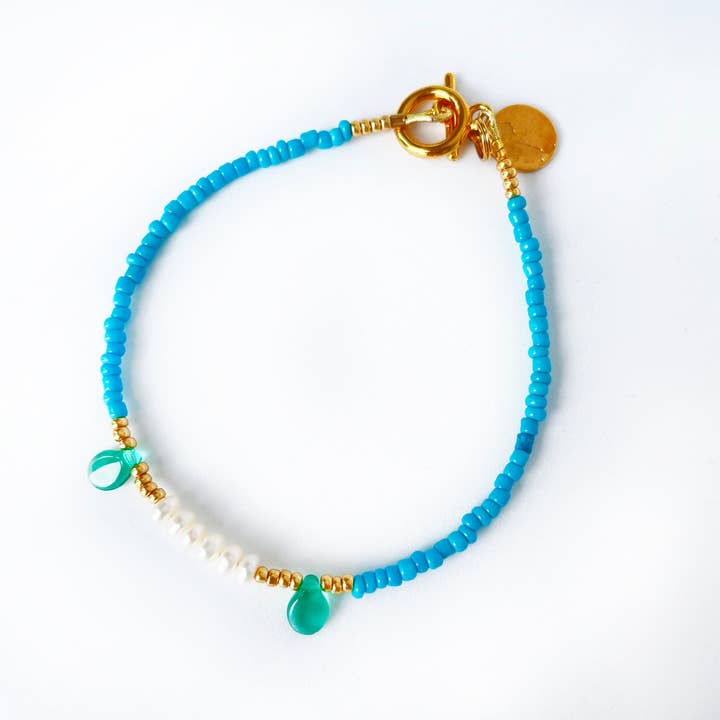 2021-A01-0015 Bracciale Petite Marie - Aqua - Perle - Oro per la vendita all'ingrosso da parte di Petite Marie Jewelry