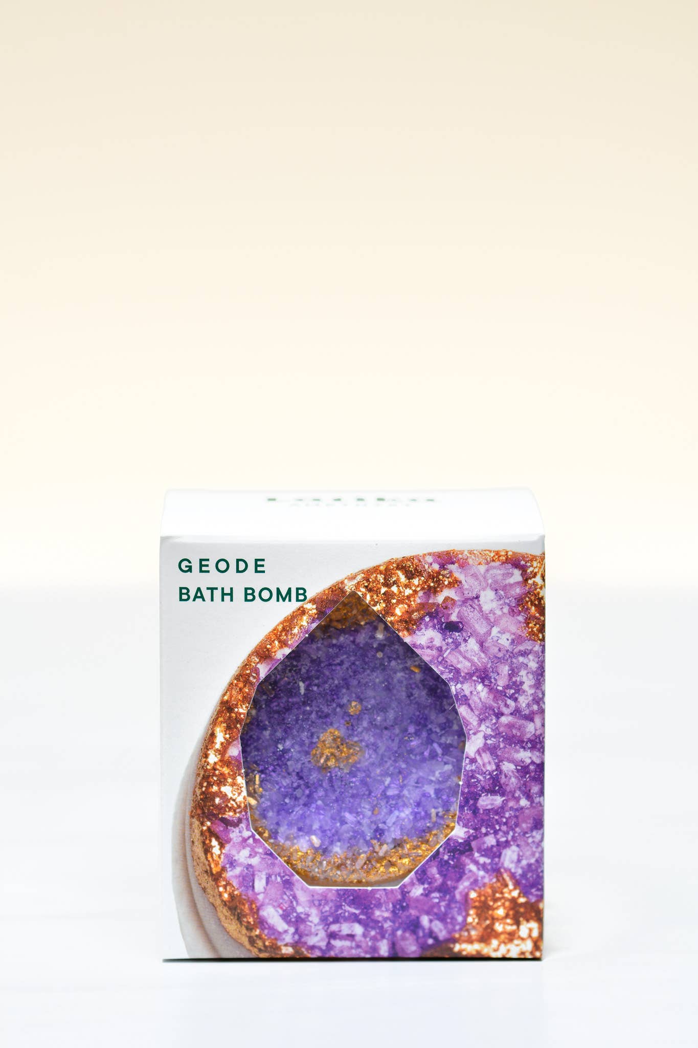 Latika Beauty - Wholesale Bruisbal/schuim - Amethist Geode Badbom – Lavendel & Scharlei Bad2
