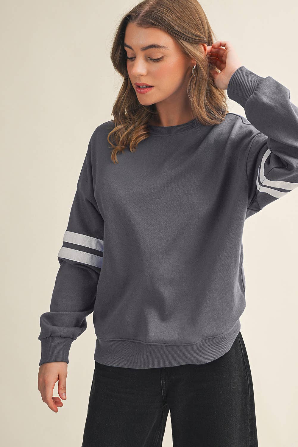 Aapparella - Wholesale Shirt - Women's - Striped Detail Drop Shoulder Oversized Sweatshirt | S-XL21