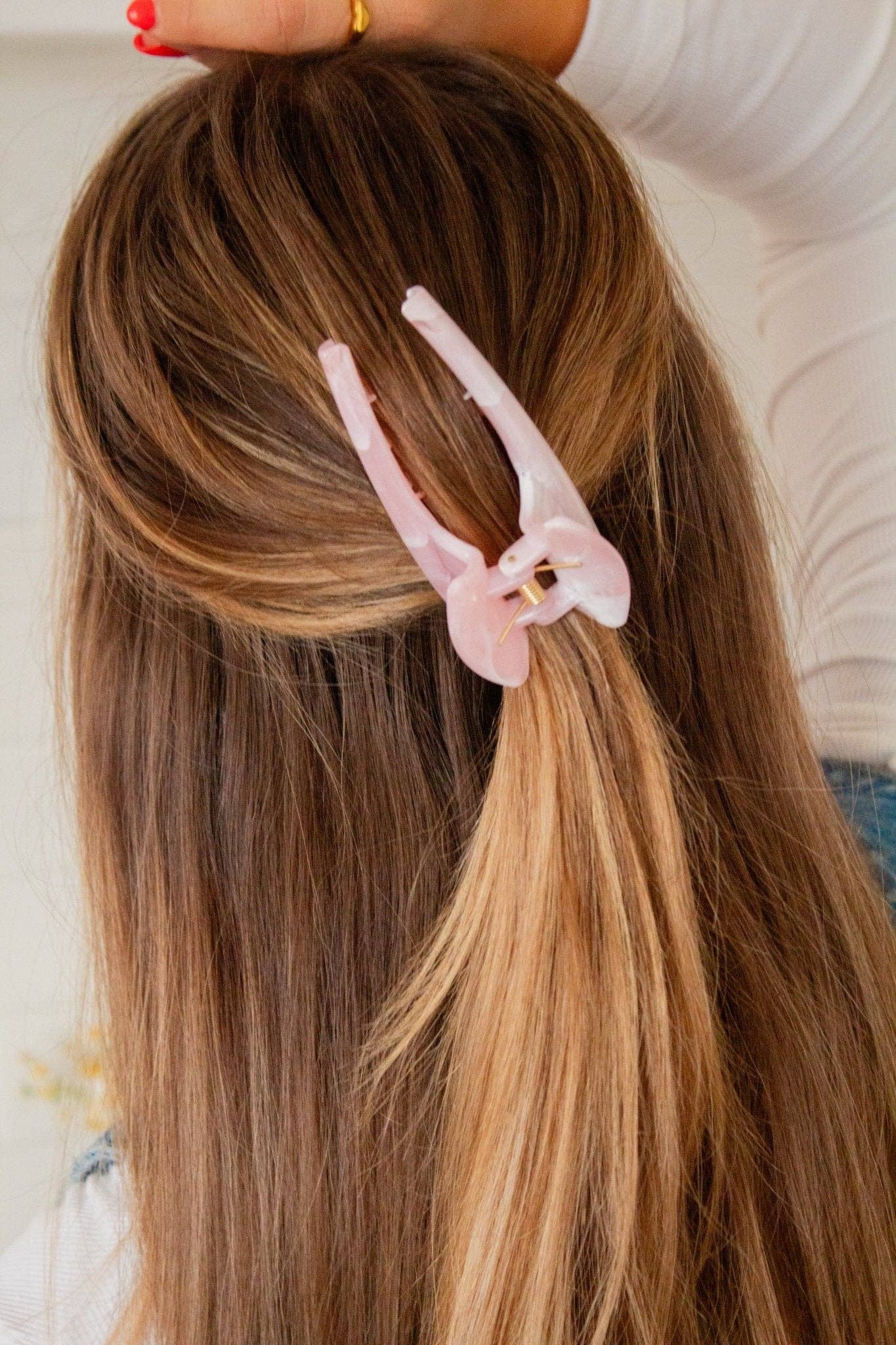 Shop Andi - Wholesale Hair Clip - Women's - Dream Cloud Curved Claw Clip3