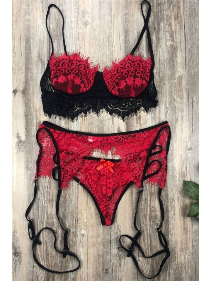 La Belle Fantastique – wholesale Underkläder - Dam – La Belle Fantastique Valentina 3 Piece Lace underkläder Set | Sexig underkläder Set |Brud gåva | Spets underkläder set | Svart underkläder set | Sheer underkläder set7