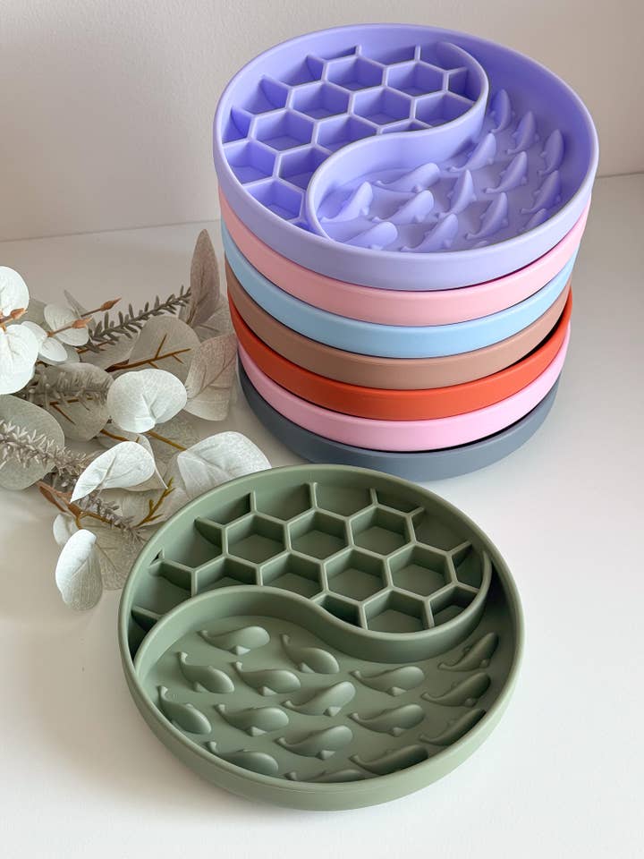 Lick Mat Yin&Yang til hunde og katte for engroshandel hos Doggotique